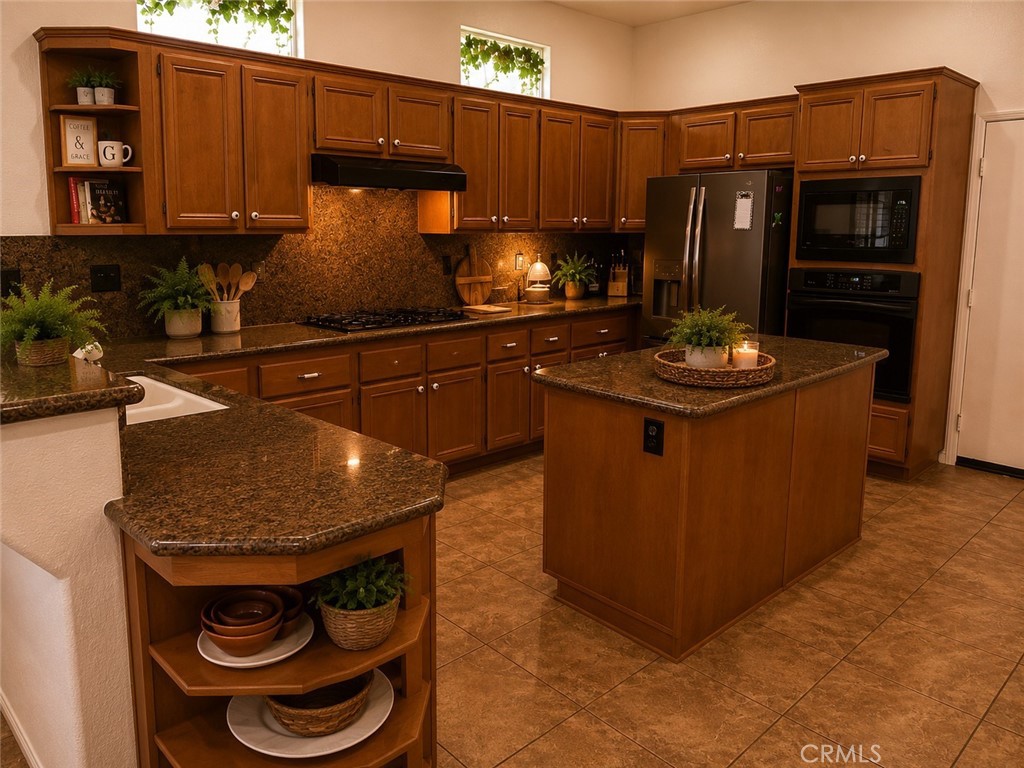 23841 Piedras Road Perris, CA 92570 - Photo 26 of 70 Kitchen