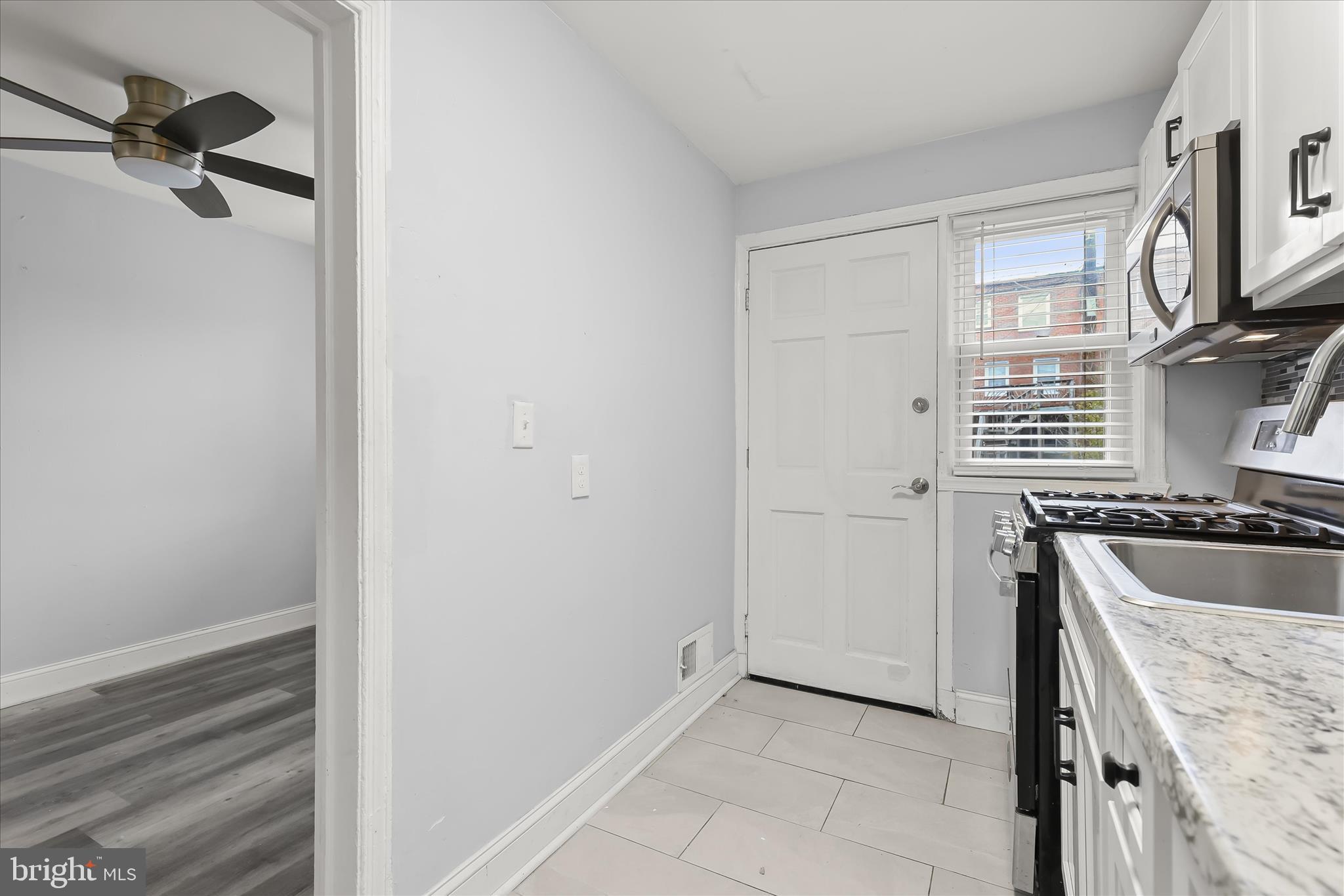 4352 Eldone Road Baltimore, MD 21229 - Photo 11 of 27 Kitchen