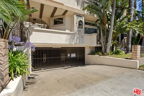 $745,000 | 4520 Fulton Avenue, Unit 14, Sherman Oaks, CA 91423