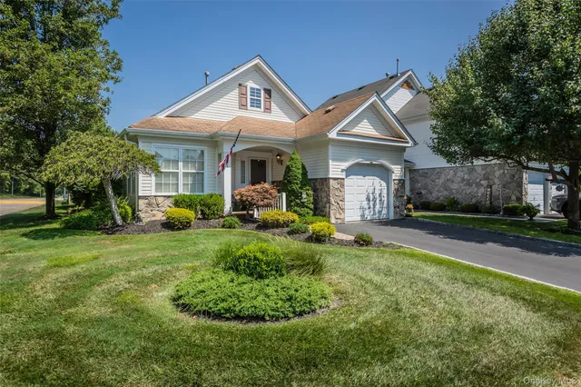 $499,999 | 1 Kate Circle, Middle Island, NY 11953