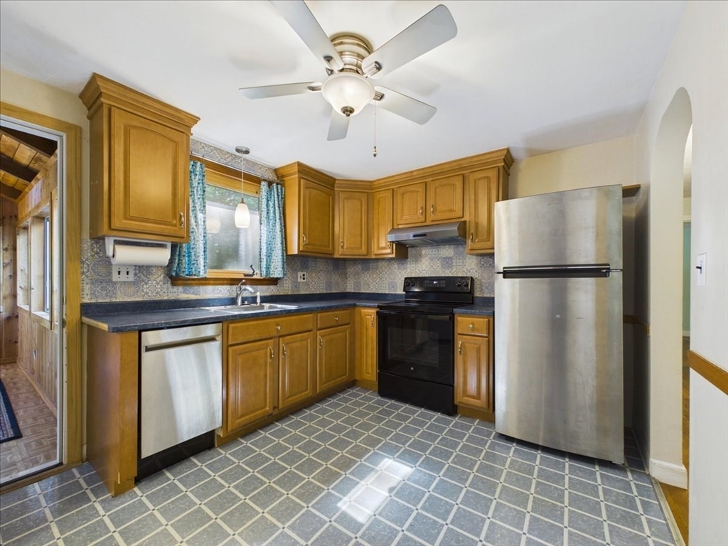 121 Prospect Street Canton, MA 02021 - Photo 12 of 33