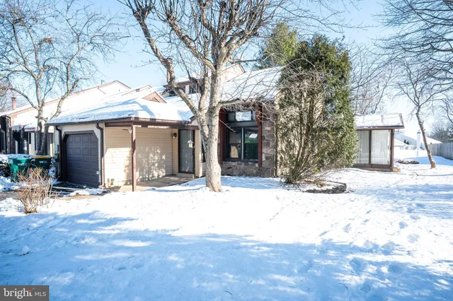 $399,000 | 220 Stoneybrook Court, Langhorne, PA 19047