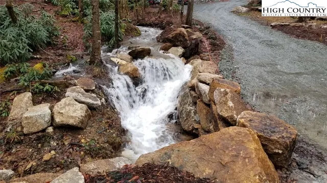 a view of outside area