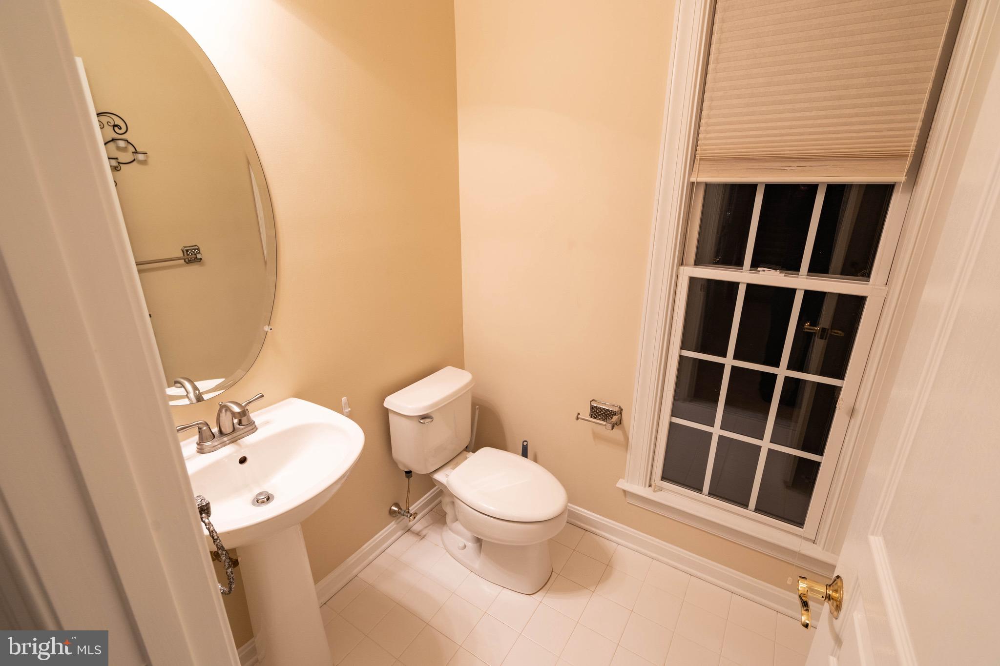 17 Eagleton Farm Road Newtown, PA 18940 - Photo 17 of 85 1 FLOOR POWDER ROOM