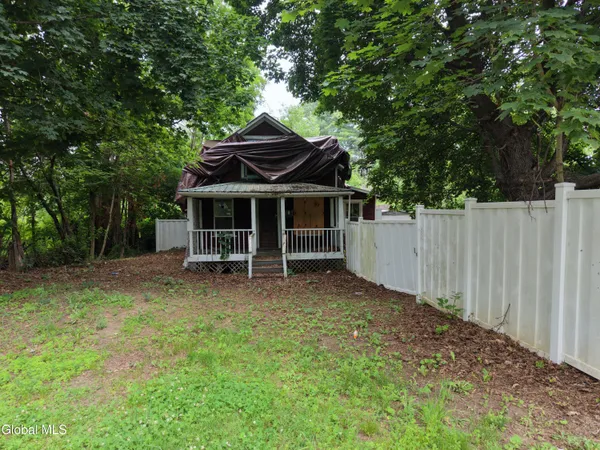 $39,900 | 195 Lakeview Avenue, Port Henry, NY 12974