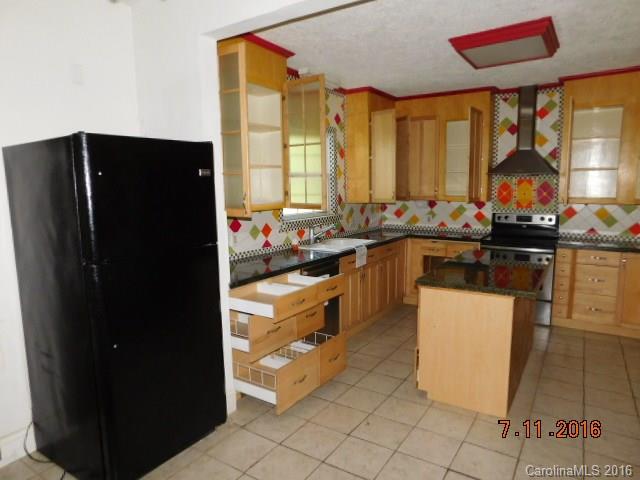 1379 Coffeytown Road Lincolnton, NC 28092 - Photo 4 of 22 Gallery Image 4