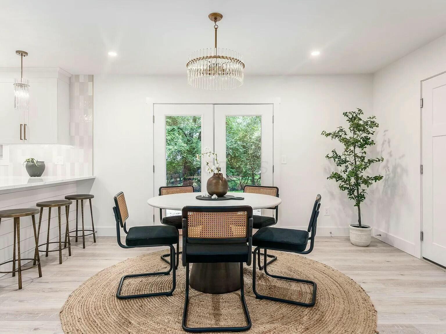 2696 Lane Road Columbus, OH 43220 - Photo 9 of 50 Dining Room