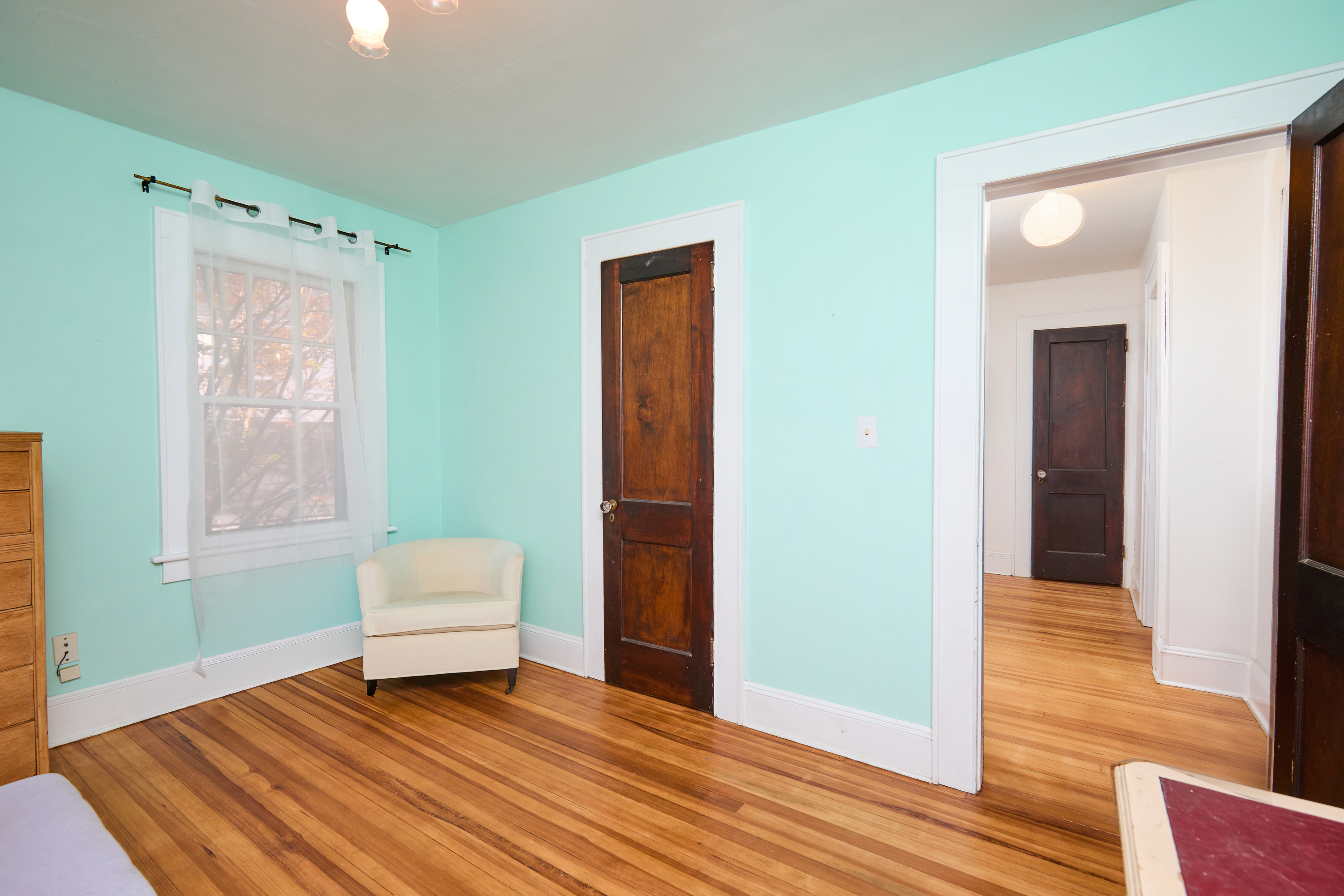 155 Moody Avenue Fairfield, CT 06825 - Photo 25 of 34 a living room with furniture and a window