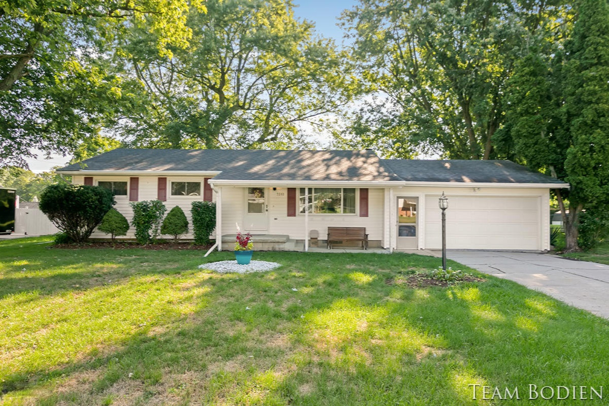 7510 Yorktown Road Lansing, MI 48917 - Photo 1 of 21 IMG_1000
