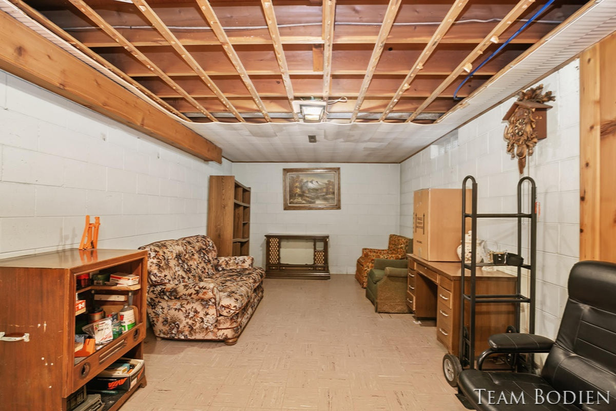7510 Yorktown Road Lansing, MI 48917 - Photo 15 of 21 IMG_1015