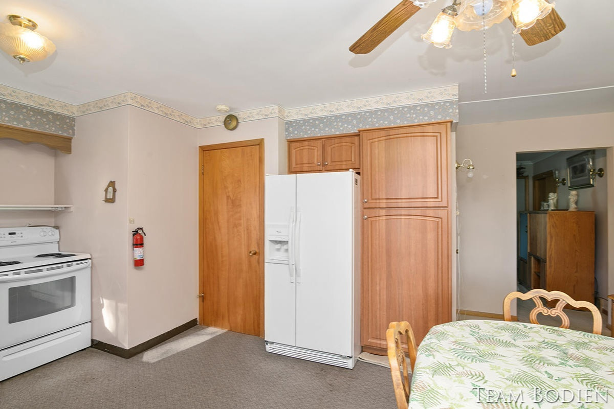 7510 Yorktown Road Lansing, MI 48917 - Photo 9 of 21 IMG_1009