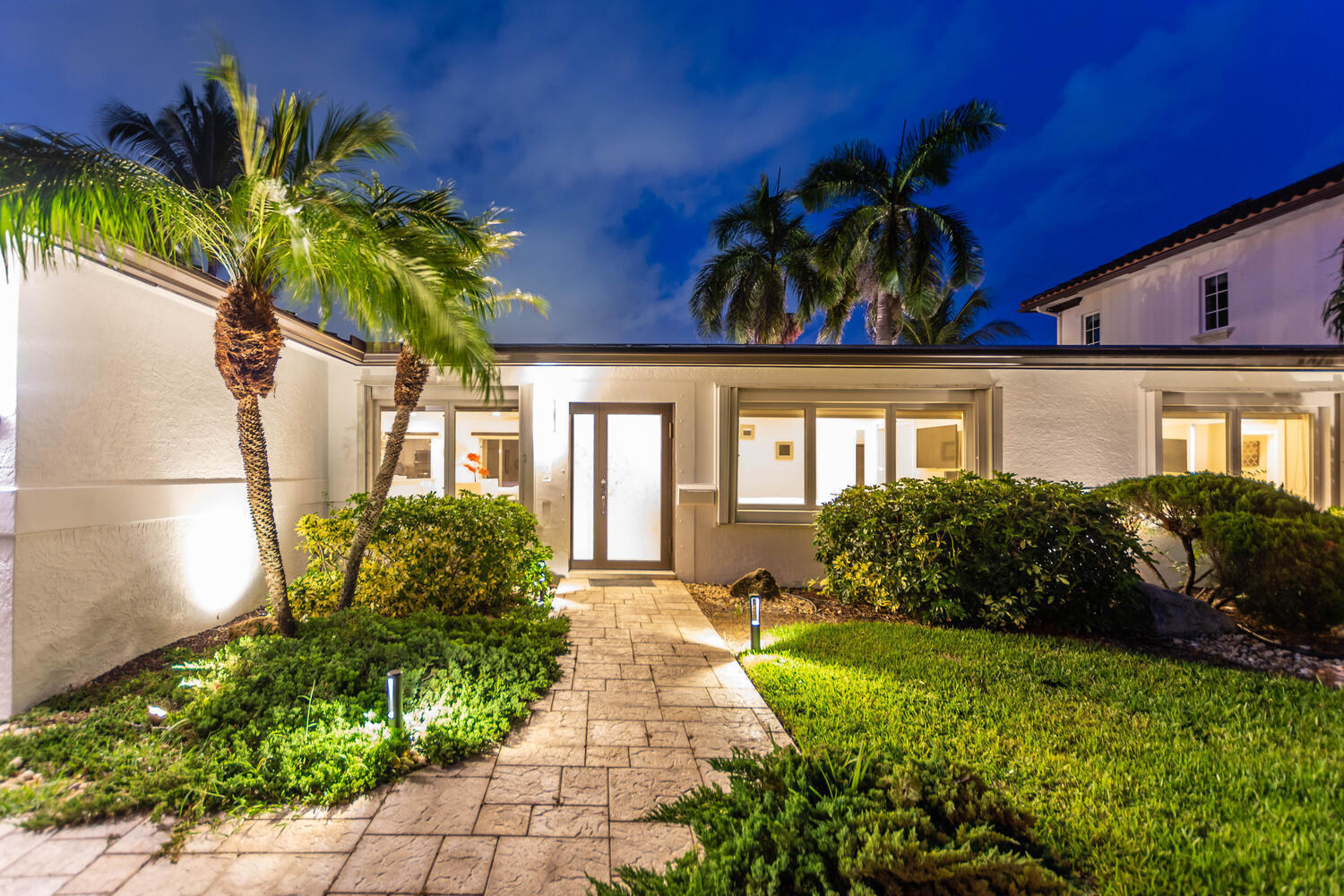 817 Northeast 71st Street Boca Raton, FL 33487 - Photo 4 of 43 817 NE 71st St Boca Raton FL-large-008-0