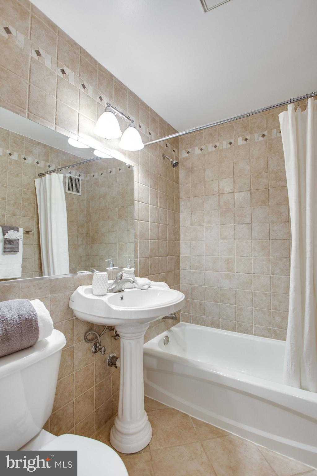 738 Longfellow Street Northwest, Unit 413 Washington, DC 20011 - Photo 18 of 24