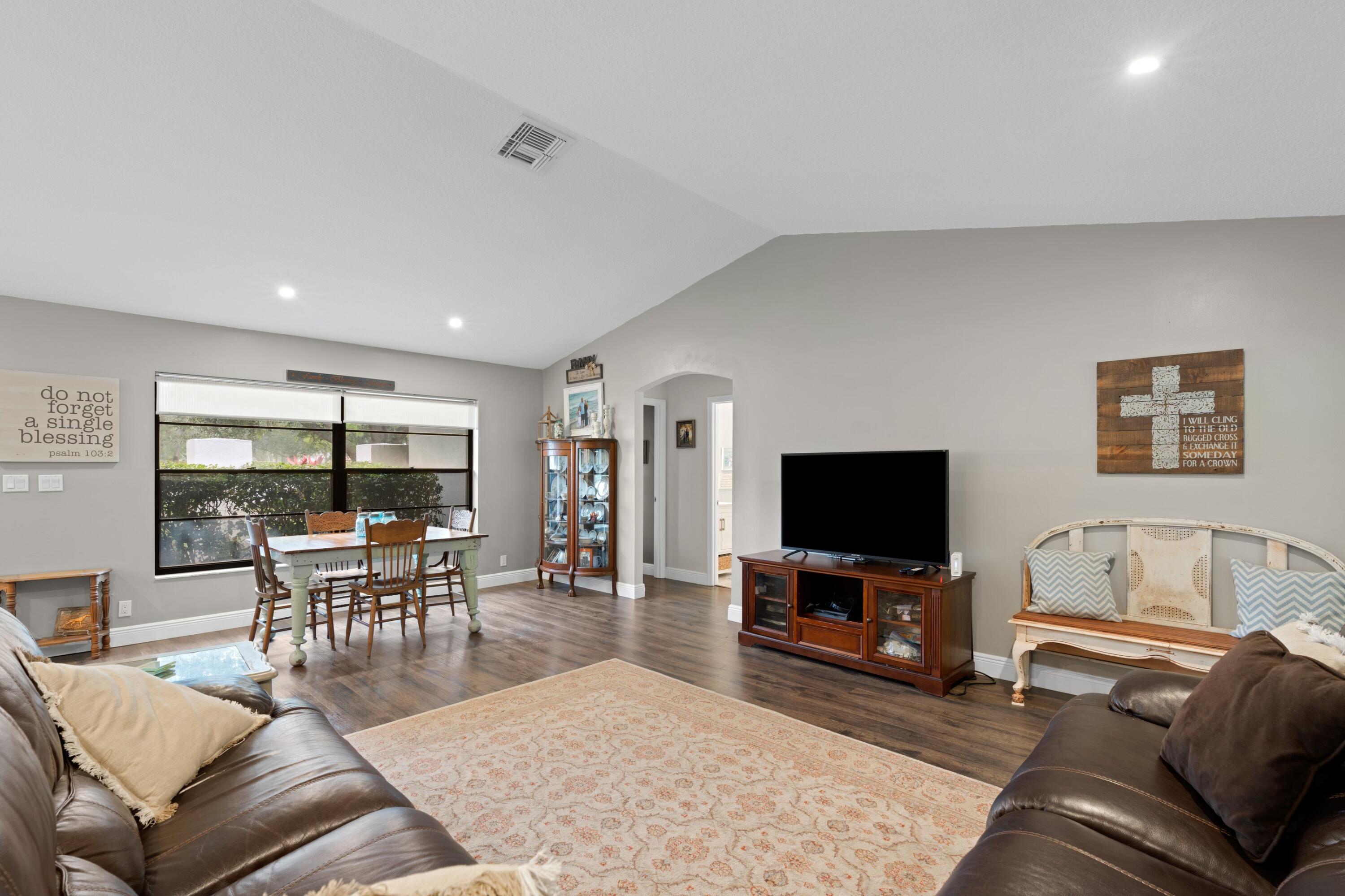 1674 Rye Terrace Wellington, FL 33414 - Photo 5 of 27 DSC00014-Edit.jpg-SMALL