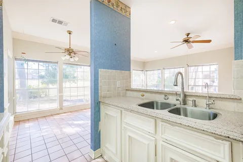 $350,000 | 2015 Woodland Drive, Richmond, TX 77406