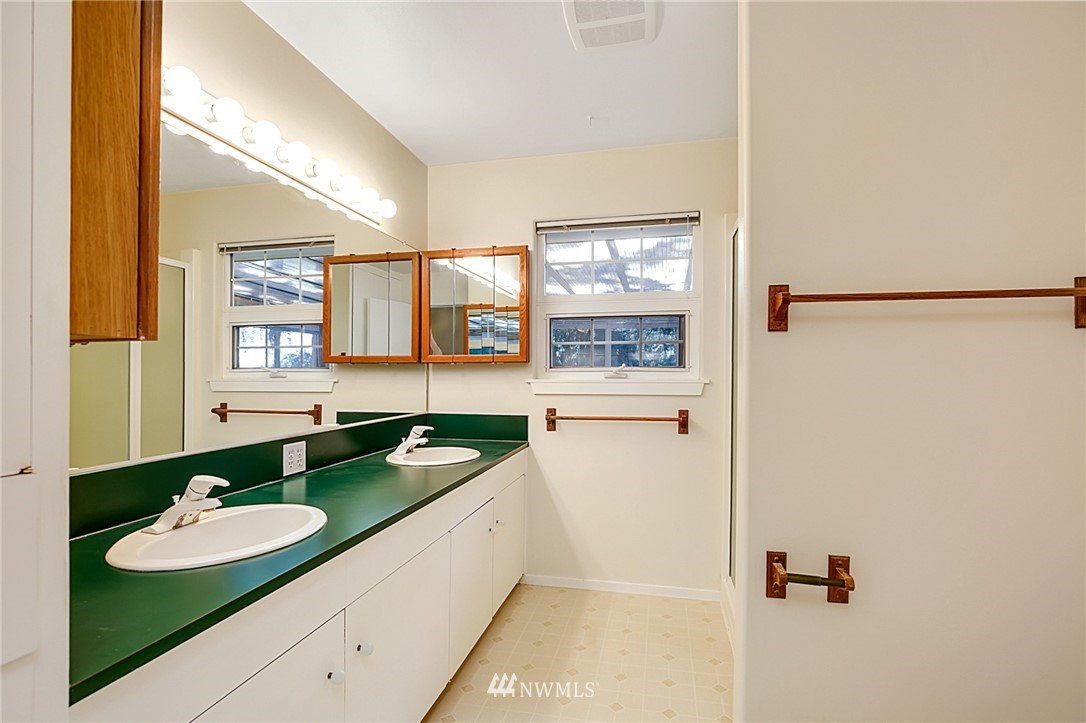 987 West Terry Road Coupeville, WA 98239 - Photo 12 of 31