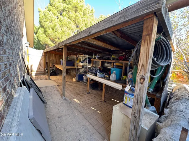 $515,000 | 324 Rio Estancia Drive, El Paso, TX 79932