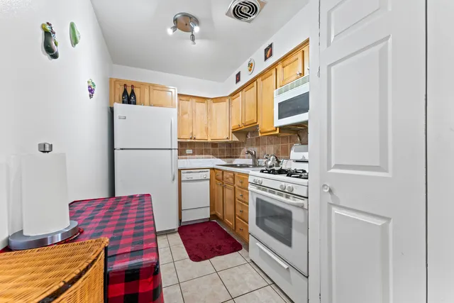 $165,000 | 5506 Lincoln Avenue, Unit A114, Morton Grove, IL 60053