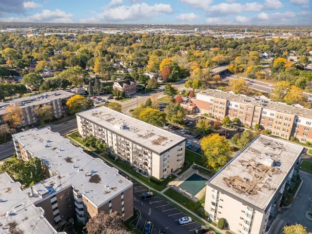 $165,000 | 5506 Lincoln Avenue, Unit A114, Morton Grove, IL 60053