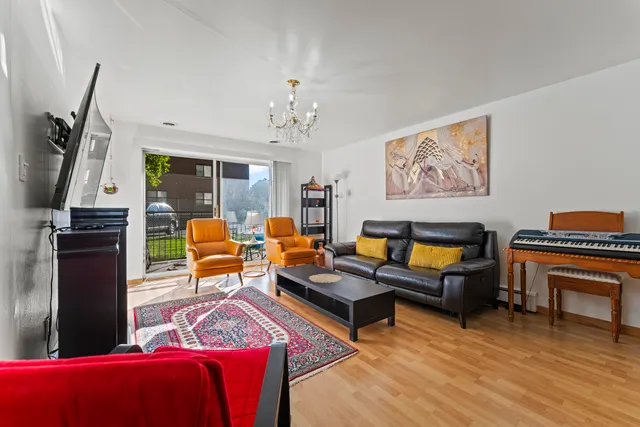 $165,000 | 5506 Lincoln Avenue, Unit A114, Morton Grove, IL 60053