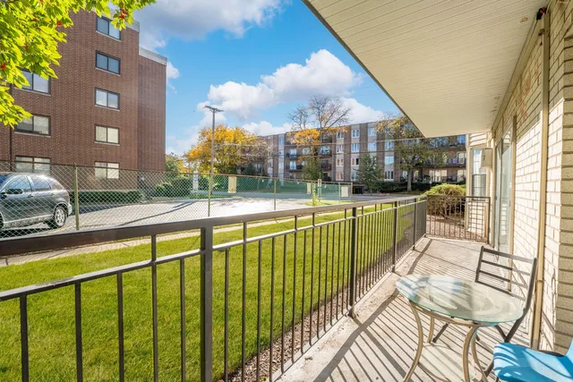 $165,000 | 5506 Lincoln Avenue, Unit A114, Morton Grove, IL 60053