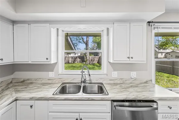 $220,000 | 319 West Indiana Street, Trenton, IL 62293