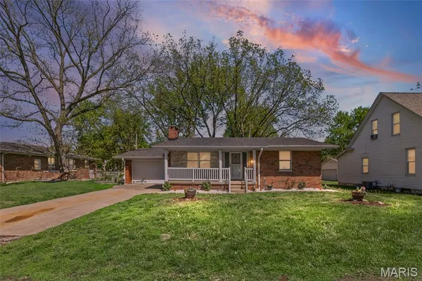 $220,000 | 319 West Indiana Street, Trenton, IL 62293