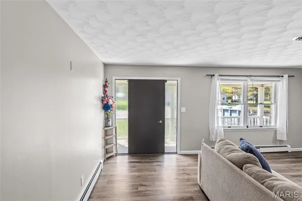 $220,000 | 319 West Indiana Street, Trenton, IL 62293