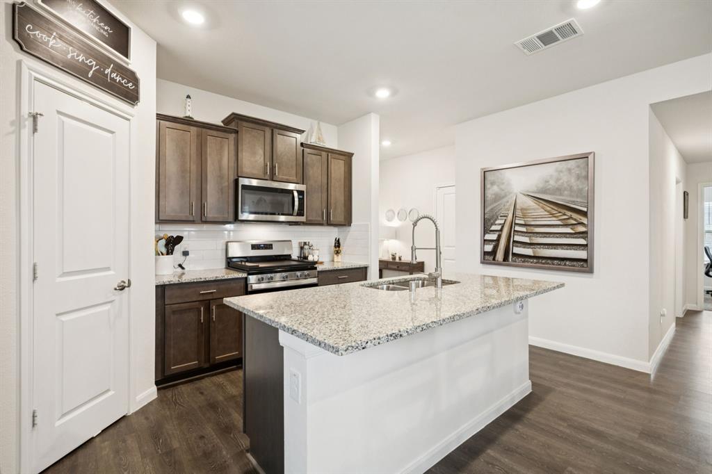 405 Spur Ridge Princeton, TX 75407 - Photo 7 of 26