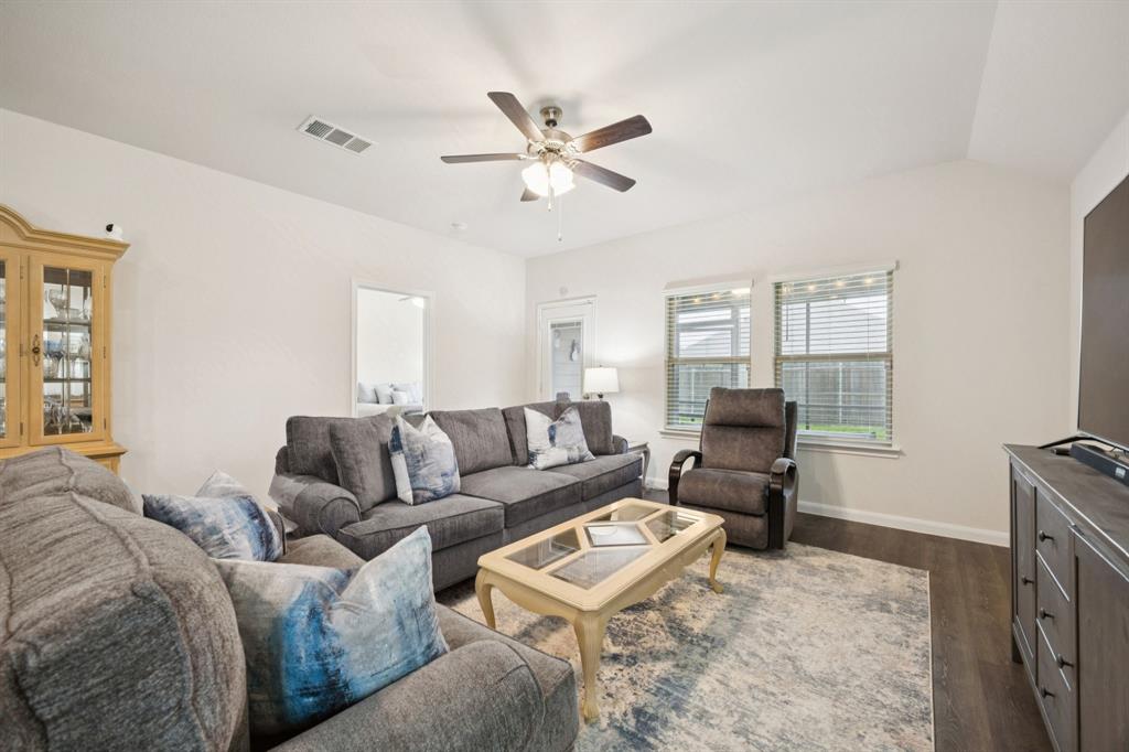 405 Spur Ridge Princeton, TX 75407 - Photo 10 of 26