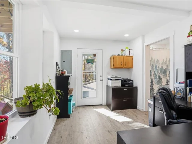 $1,100,000 | 164 Paradise Point, New Tazewell, TN 37825