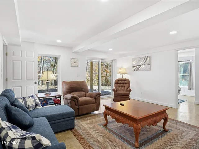 $1,100,000 | 164 Paradise Point, New Tazewell, TN 37825