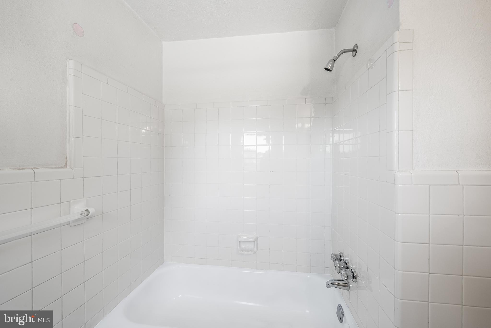 649 Andrew Road Springfield, PA 19064 - Photo 23 of 39 Upstairs Full Bath