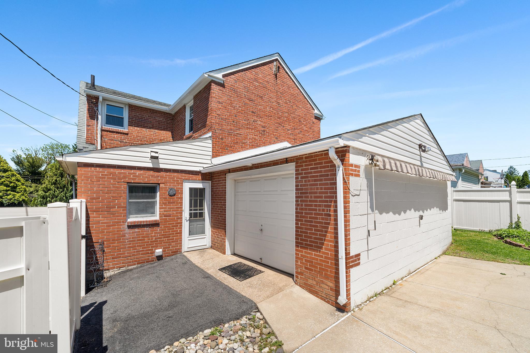 649 Andrew Road Springfield, PA 19064 - Photo 31 of 39 Garage