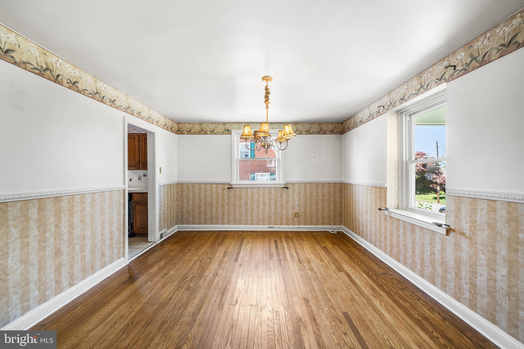 649 Andrew Road Springfield, PA 19064 - Photo 7 of 39 Dining Room