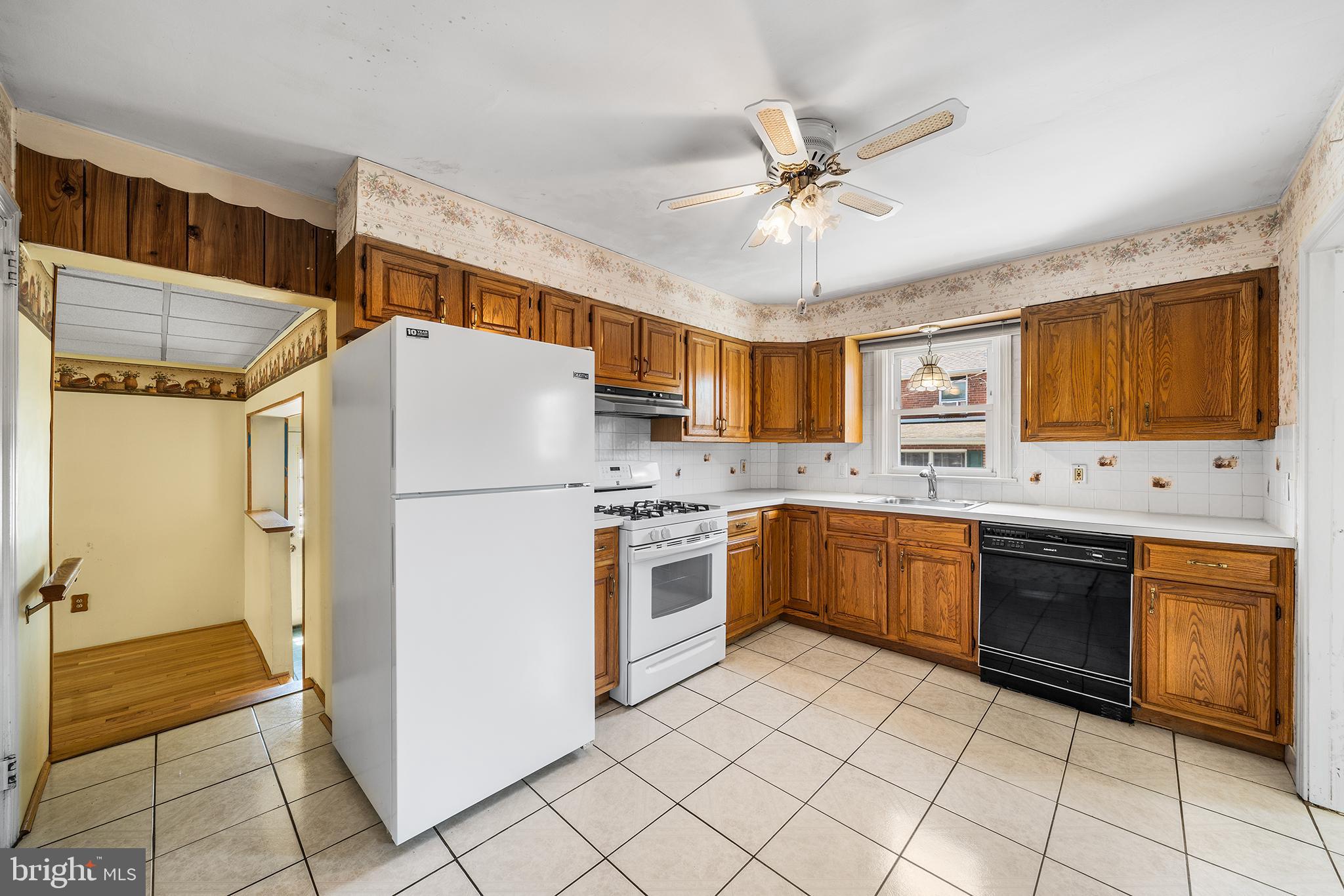 649 Andrew Road Springfield, PA 19064 - Photo 8 of 39 Kitchen