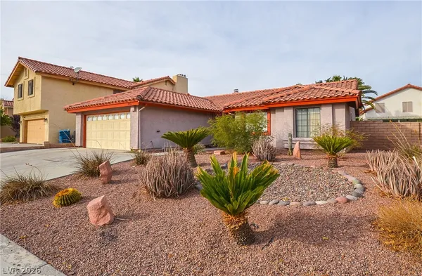 $2,100 | 6762 Shelter Lane, Las Vegas, NV 89103