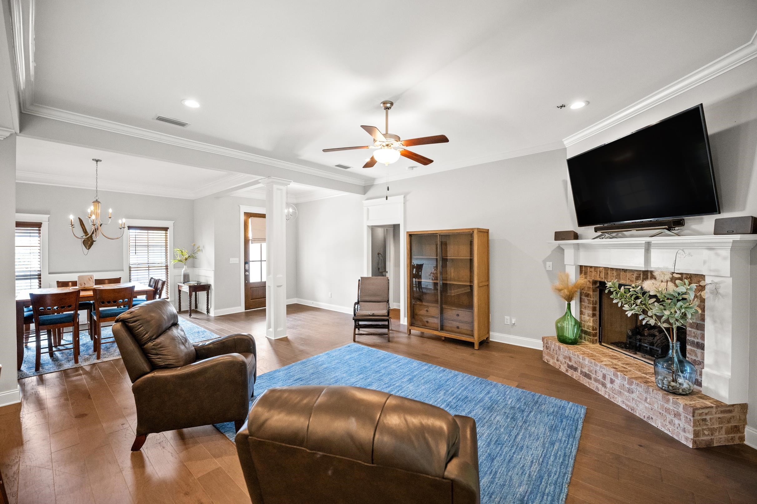 335 Garrison Boulevard Fairhope, AL 36532 - Photo 8 of 53 Living Room