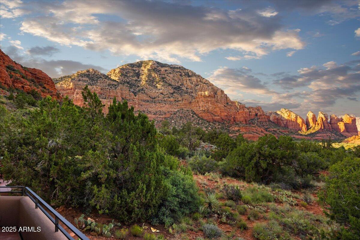 730-750 Rhapsody Road Sedona, AZ 86336 - Photo 61 of 63 074-Thunder Mountain is SO Close!