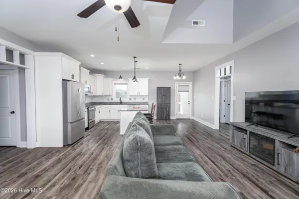 $306,000 | 239 Gregory Fork Road, Richlands, NC 28574