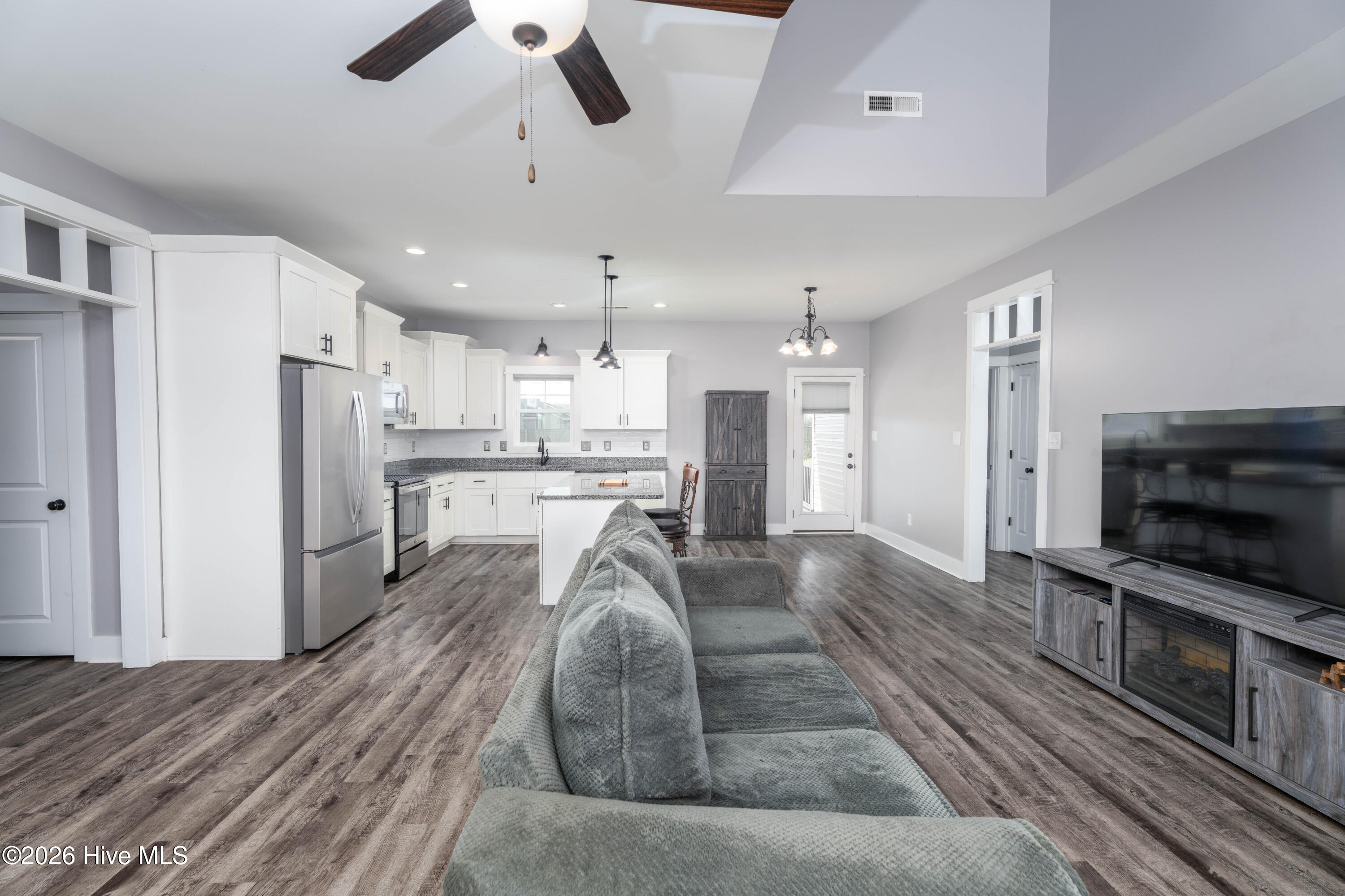 239 Gregory Fork Road Richlands, NC 28574 - Photo 2 of 38 239 Gregory Fork Road-5