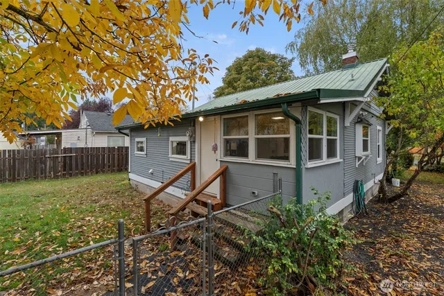 $327,500 | 212 West 6th Street, Centralia, WA 98531