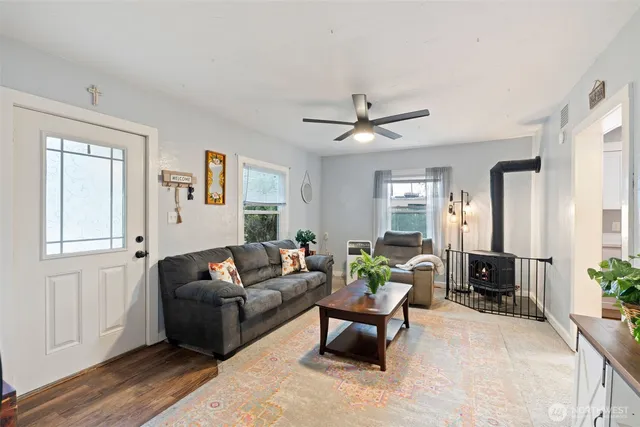 $327,500 | 212 West 6th Street, Centralia, WA 98531