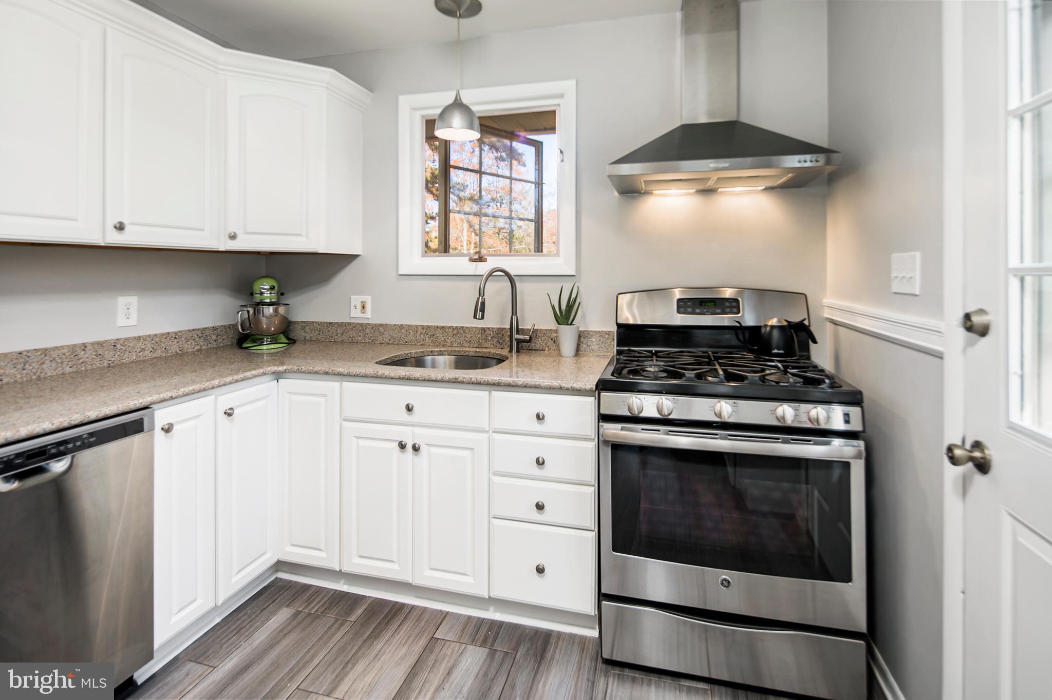 835 Woods Road Pasadena, MD 21122 - Photo 7 of 34 Gallery Image 7