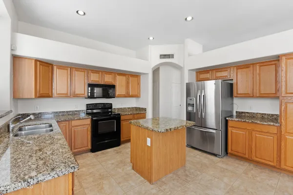 $2,650 | 6586 West Oraibi Drive, Glendale, AZ 85308