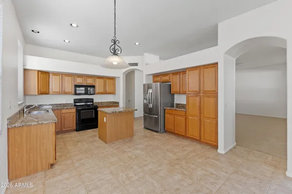 $2,800 | 6586 West Oraibi Drive, Glendale, AZ 85308
