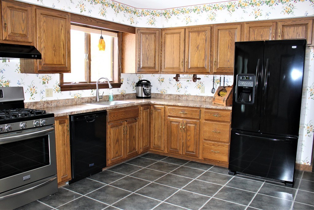 86 W Road Northfield, MA 01360 - Photo 4 of 30 Gallery Image 4