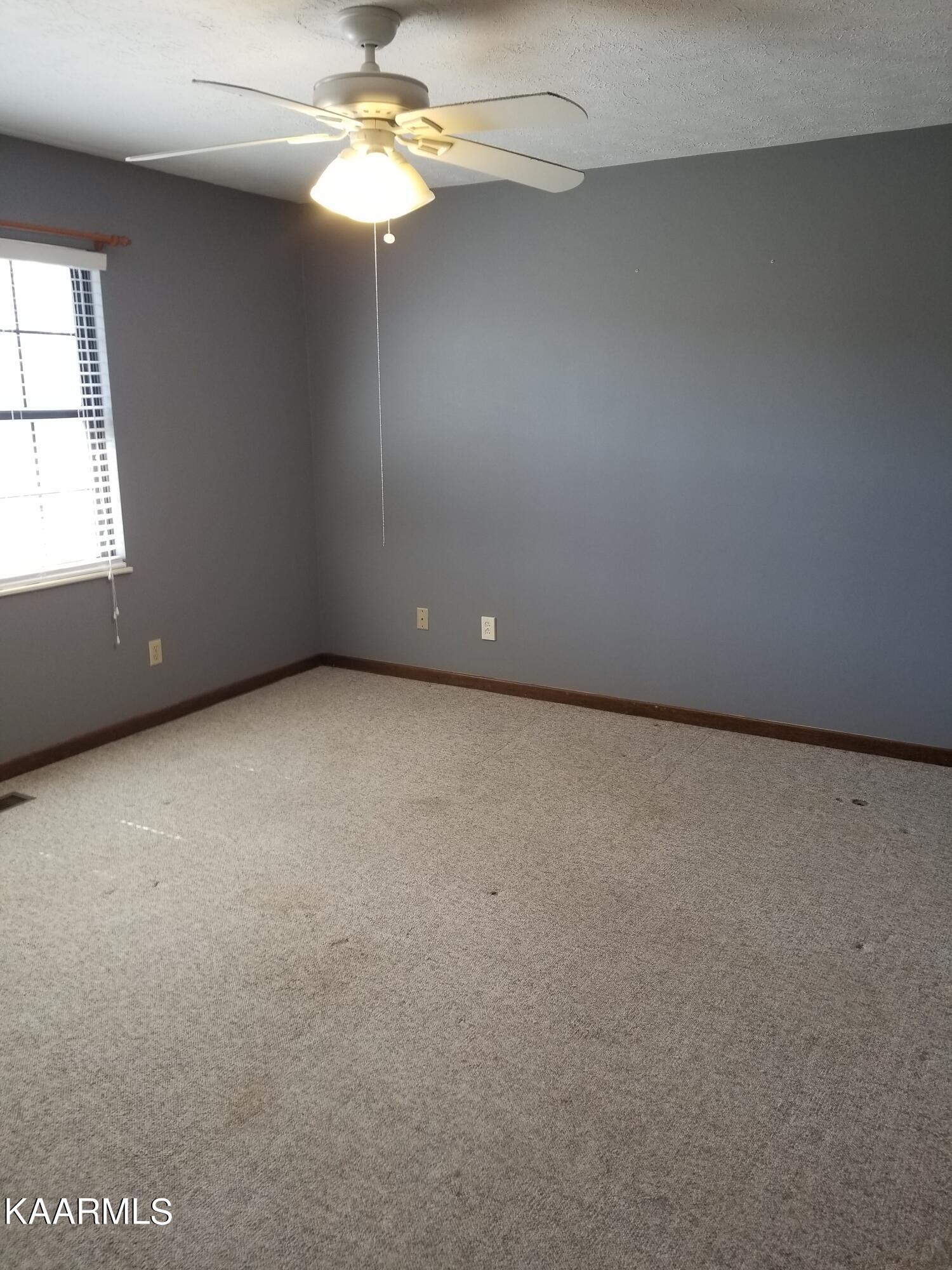 124 High Point Lane Oak Ridge, TN 37830 - Photo 11 of 19 20220321_122210