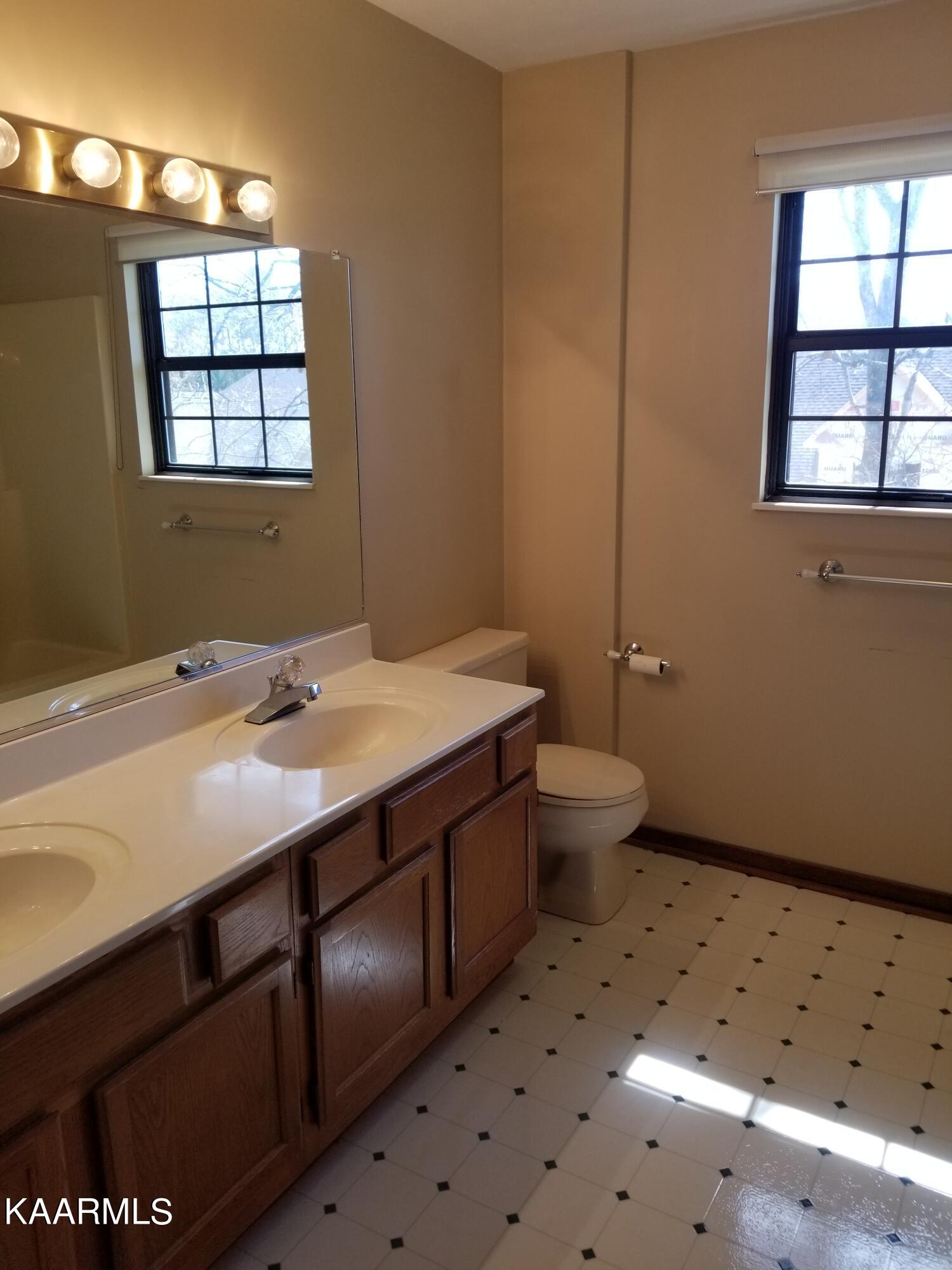 124 High Point Lane Oak Ridge, TN 37830 - Photo 10 of 19 20220321_122129