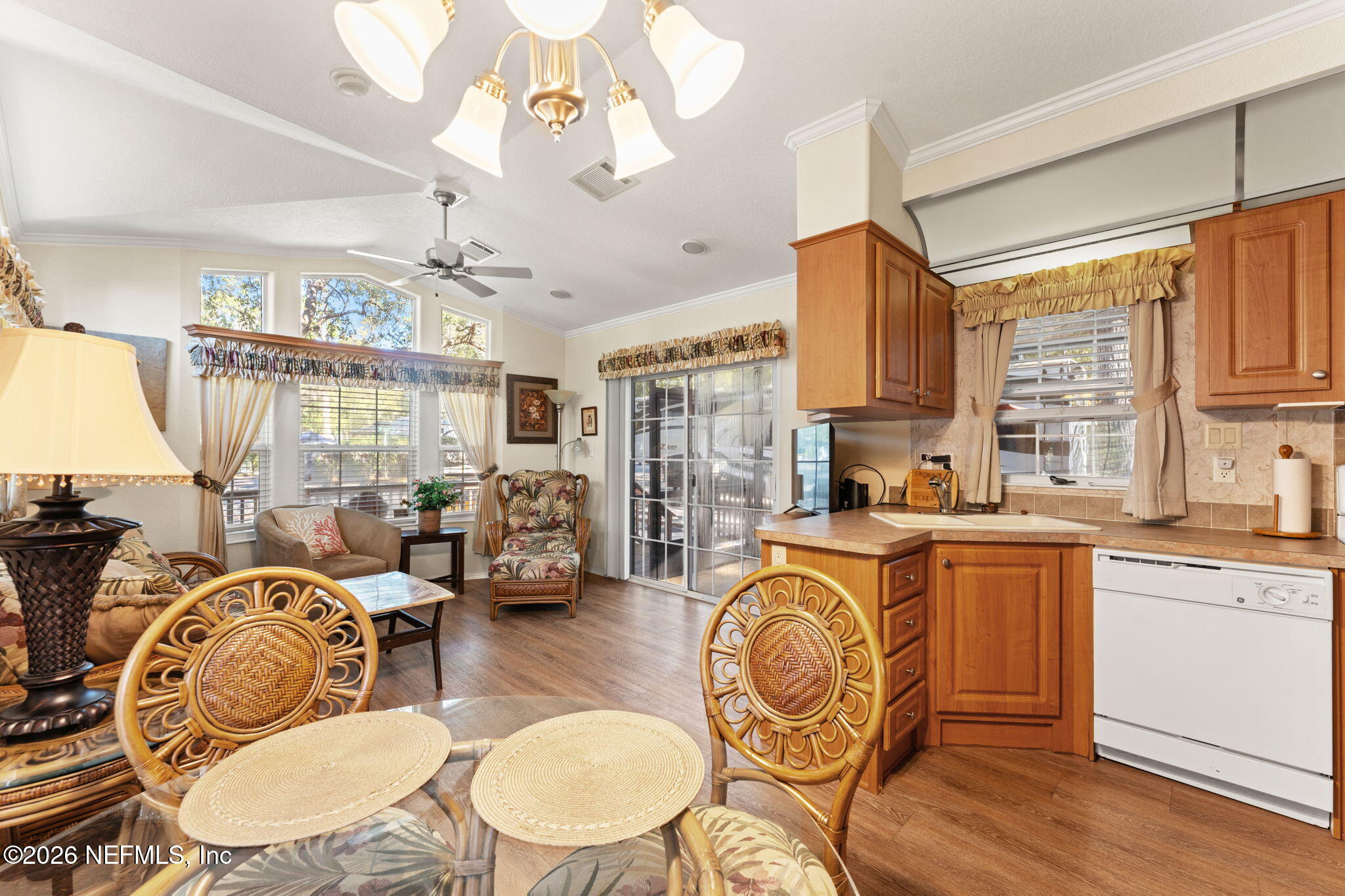 14195 Northeast 252nd Ct Road, Unit 109 Salt Springs, FL 32134 - Photo 9 of 29 living space